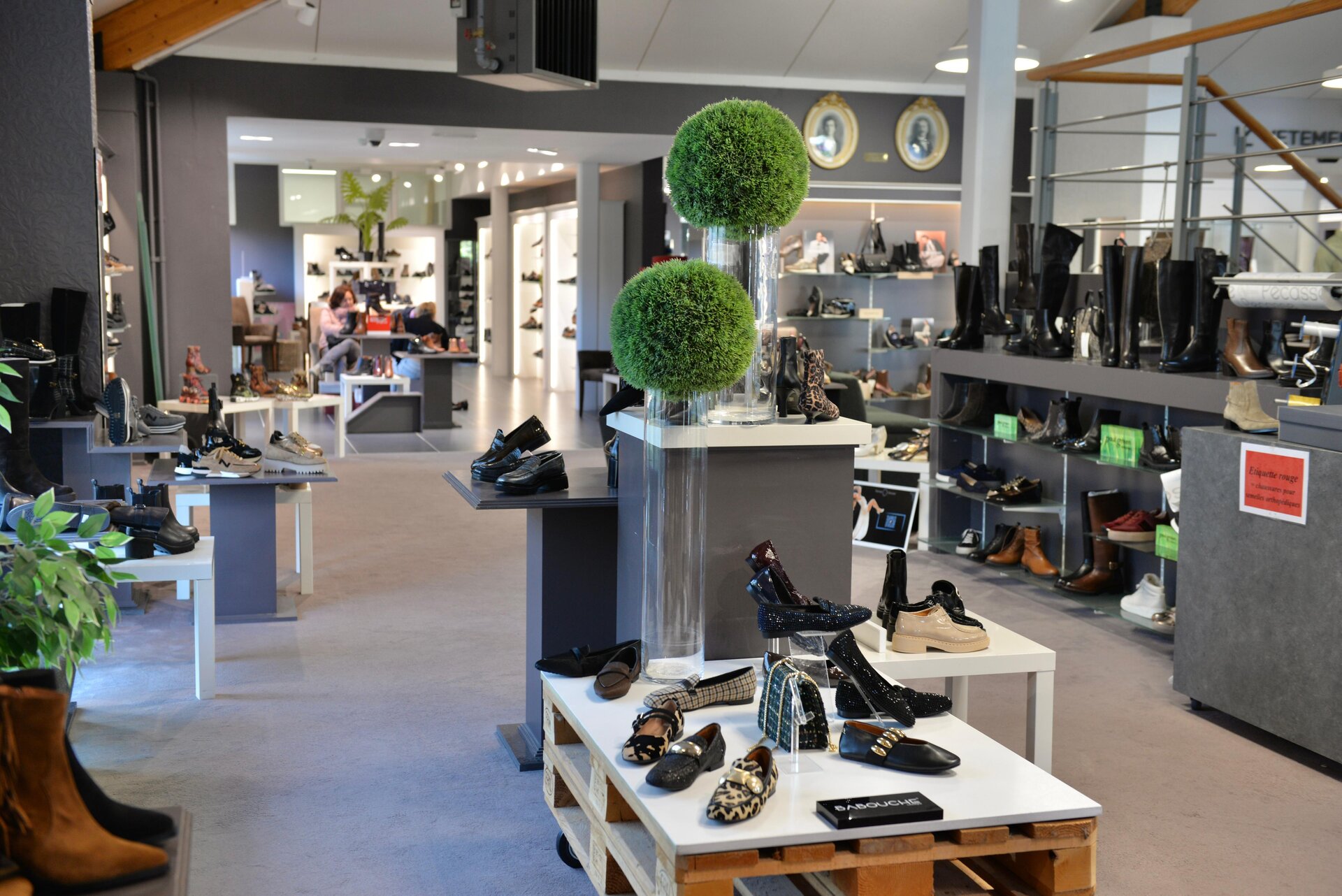 Pecasse Showroom